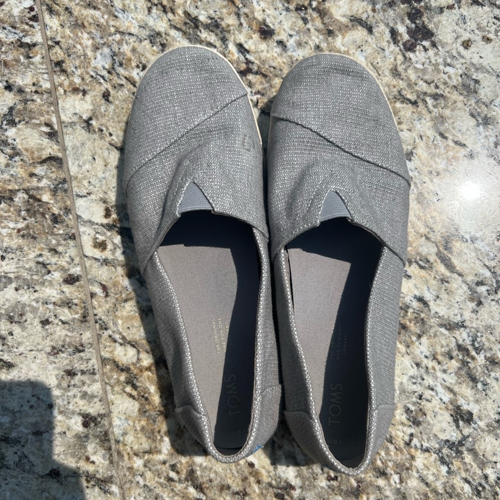 Toms sneaker style slip on shoe